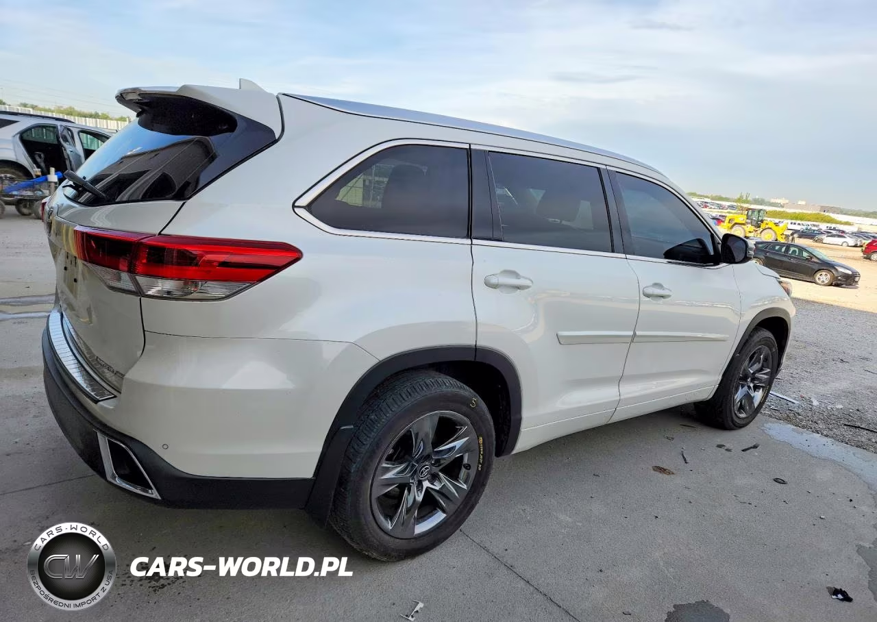 2018 Toyota Highlander Limited Platinum VIN:5TDDZRFH4JS864525 - 3