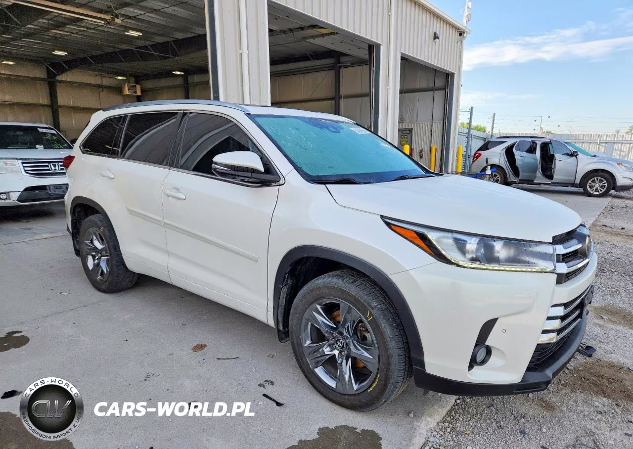 2018 Toyota Highlander Limited Platinum VIN:5TDDZRFH4JS864525 - 4