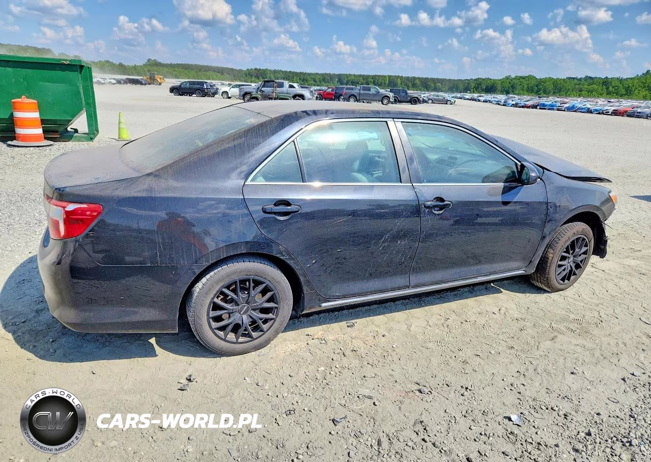 2014 Toyota Camry Le VIN:4T4BF1FKXER416788 - 3
