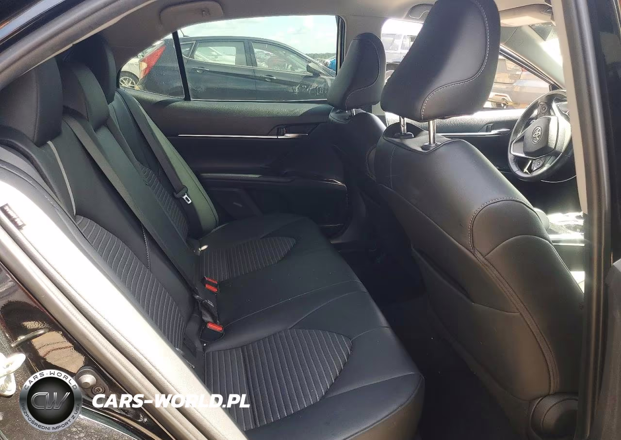 2020 Toyota Camry Se VIN:4T1G11AKXLU386811 - 10