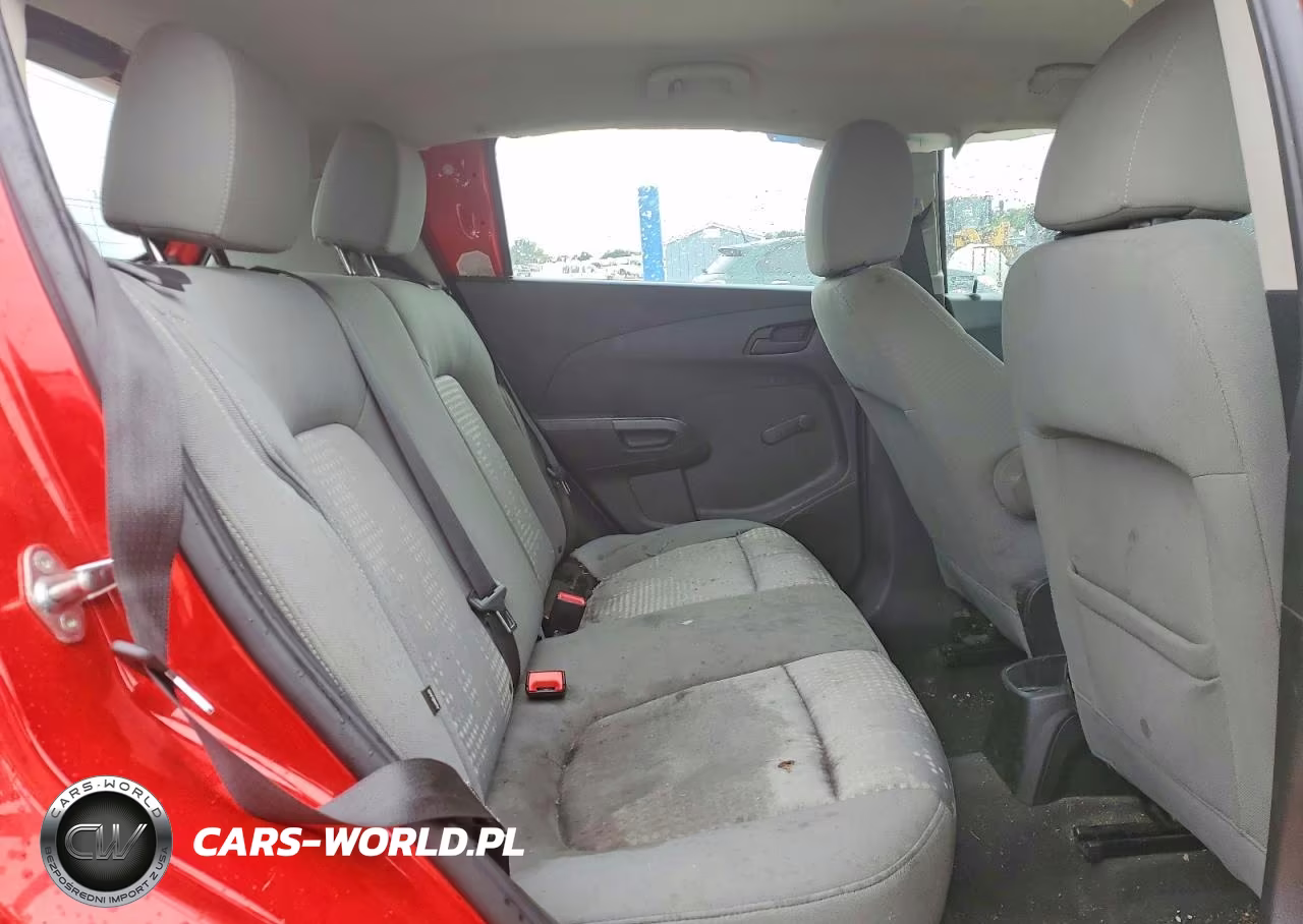 2018 Chevrolet Sonic VIN:1G1JG6SH0J4116453 - 10