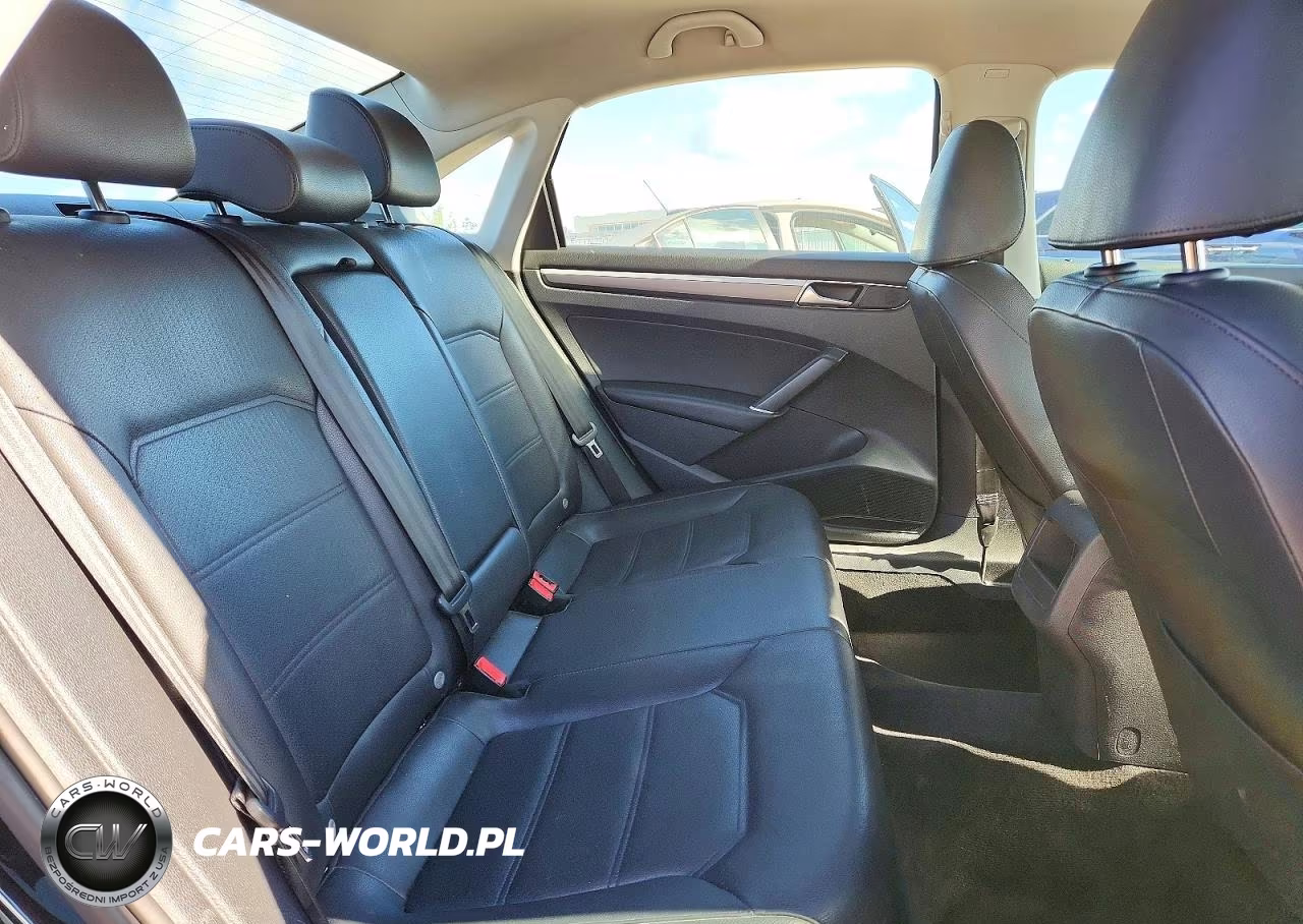 2018 Volkswagen Passat S VIN:1VWAA7A3XJC017131 - 10