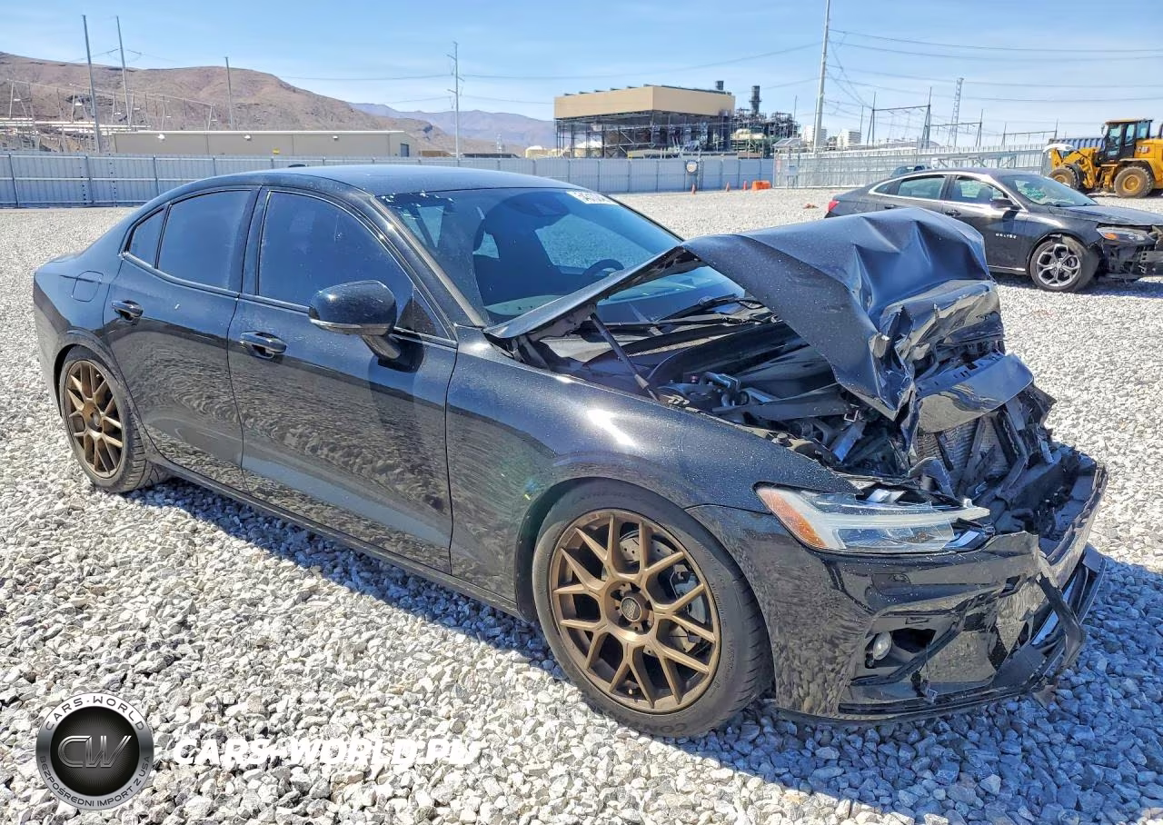 2019 Volvo S60 T5 R-Design VIN:7JR102FM0KG006497 - 4