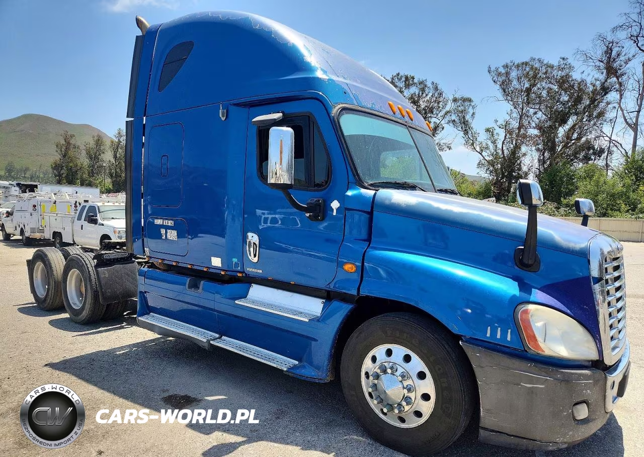 2008 Freightliner Cascadia Semi Truck