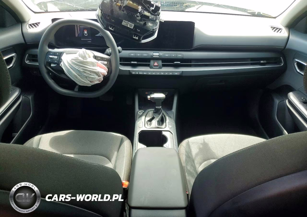 2025 Kia K4 Lx VIN:3KPFT4DE4SE220217 - 8