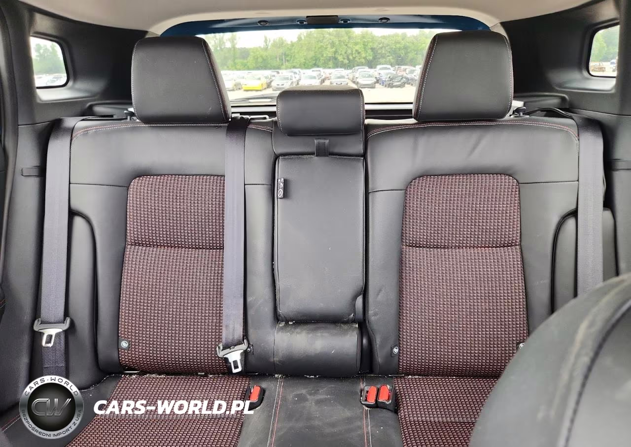 2025 Nissan Kicks Sr VIN:3N8AP6DA4SL325475 - 10
