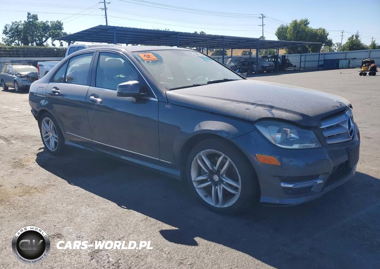 2013 Mercedes-Benz C 250 Sport VIN:WDDGF4HB5DR300456 - 4