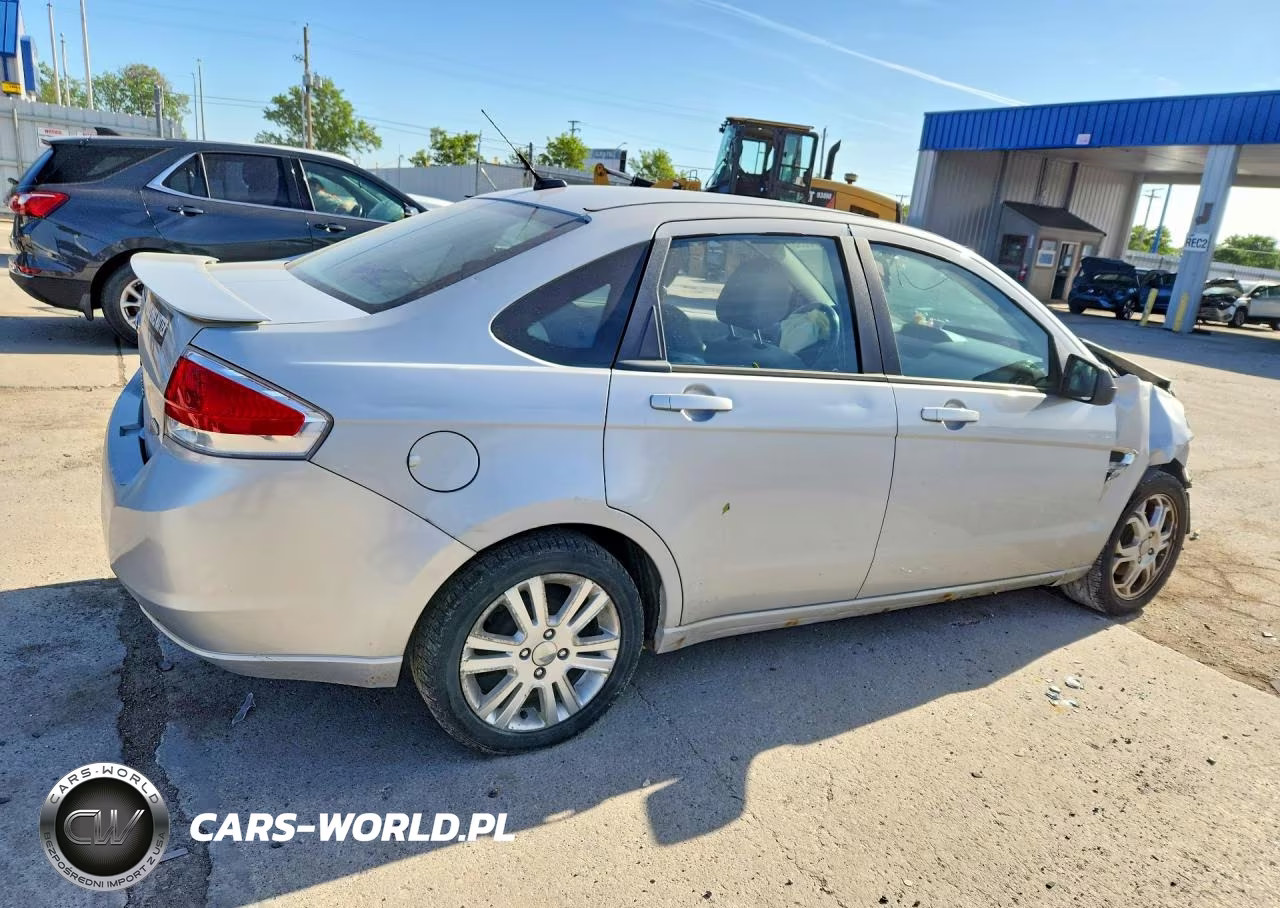2008 Ford Focus Se VIN:1FAHP35N18W212490 - 3
