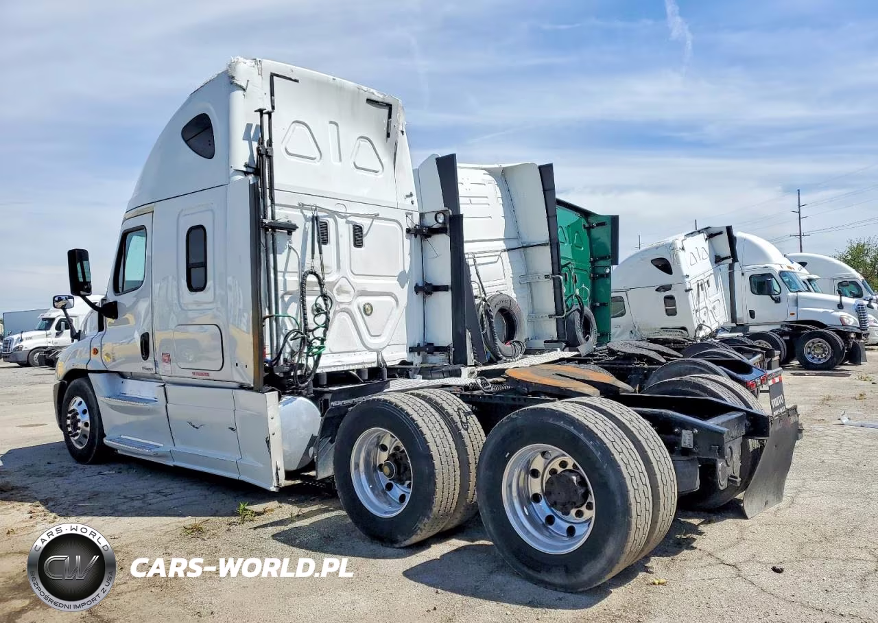 2016 Freightliner Cascadia 125 Semi Truck VIN:3AKJGLDR0GSHD7567 - 3