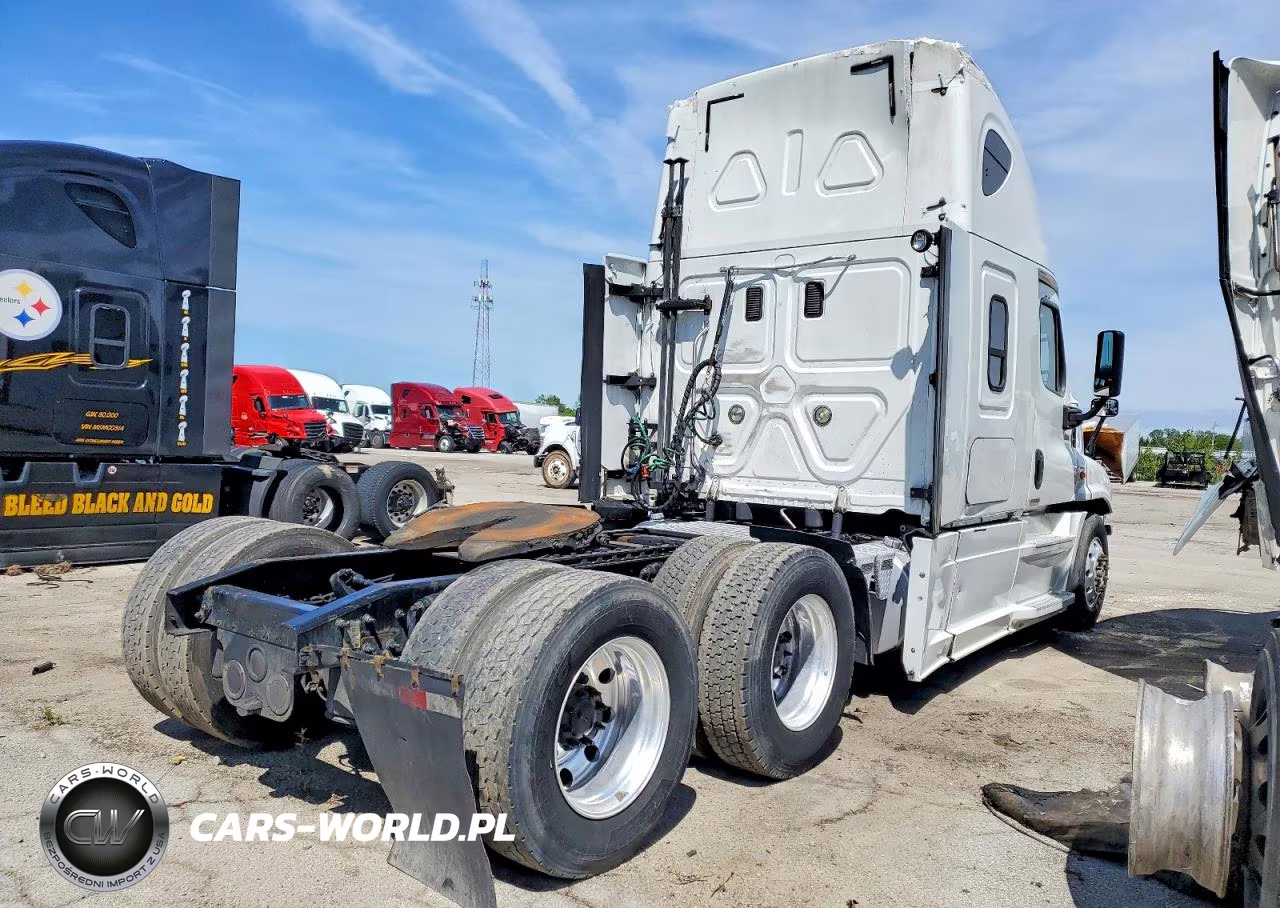 2016 Freightliner Cascadia 125 Semi Truck VIN:3AKJGLDR0GSHD7567 - 4