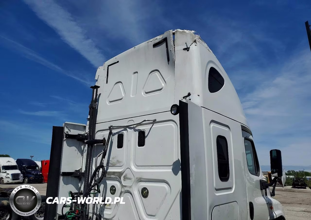 2016 Freightliner Cascadia 125 Semi Truck VIN:3AKJGLDR0GSHD7567 - 9