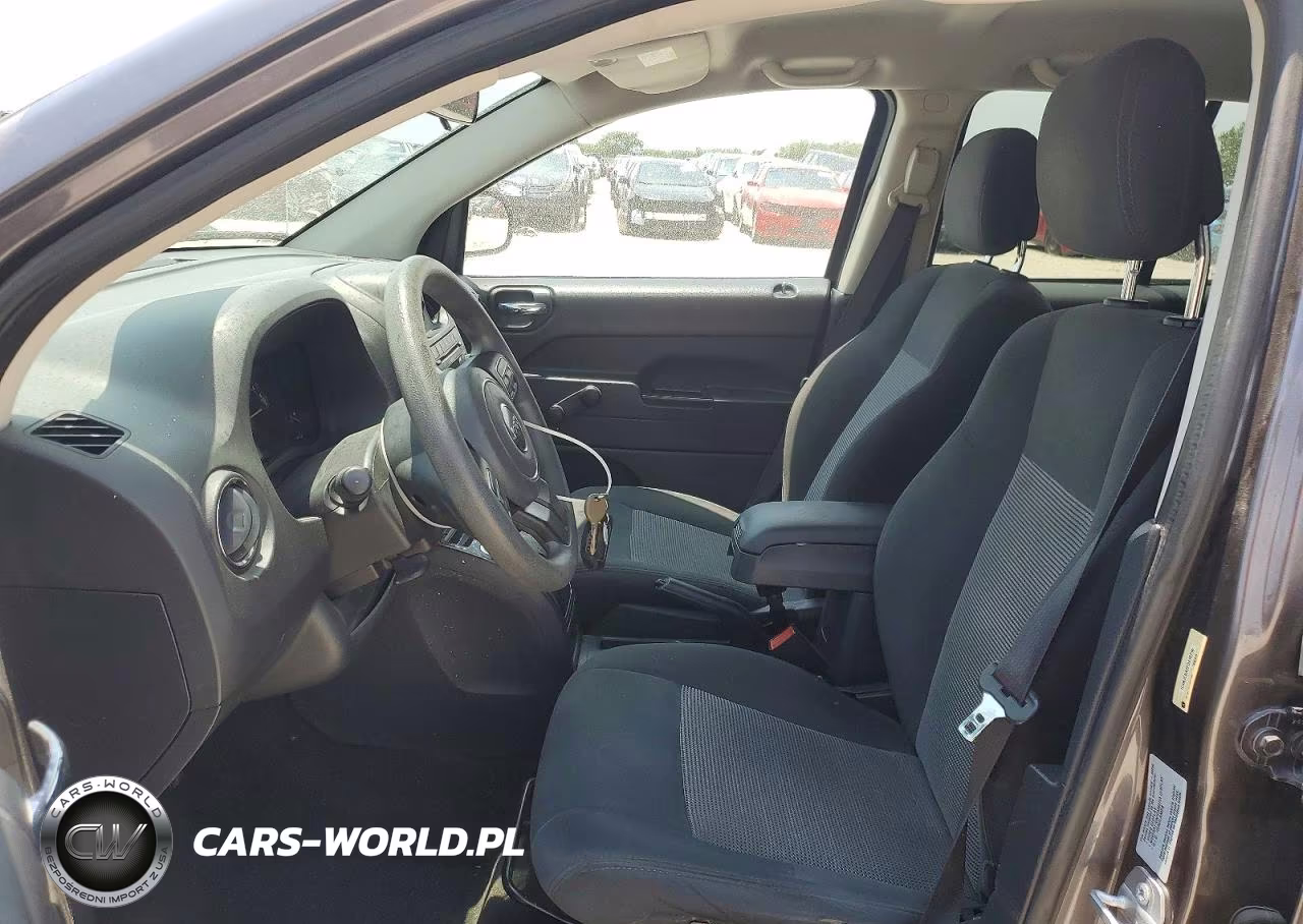 2015 Jeep Compass Sport VIN:1C4NJCBA5FD418730 - 7