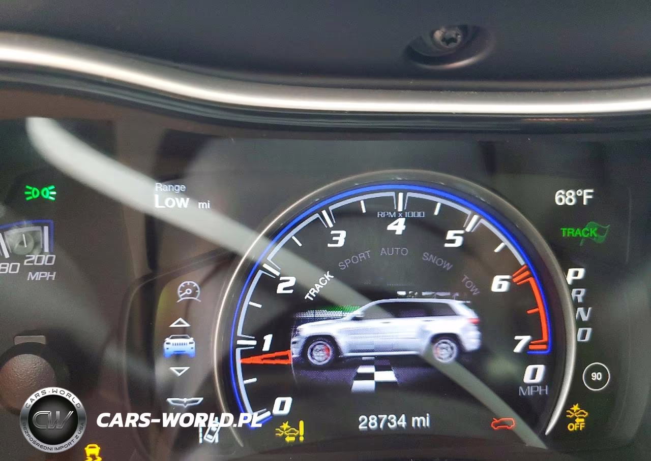 2021 Jeep Grand Cherokee Trackhawk VIN:1C4RJFN99MC822394 - 9