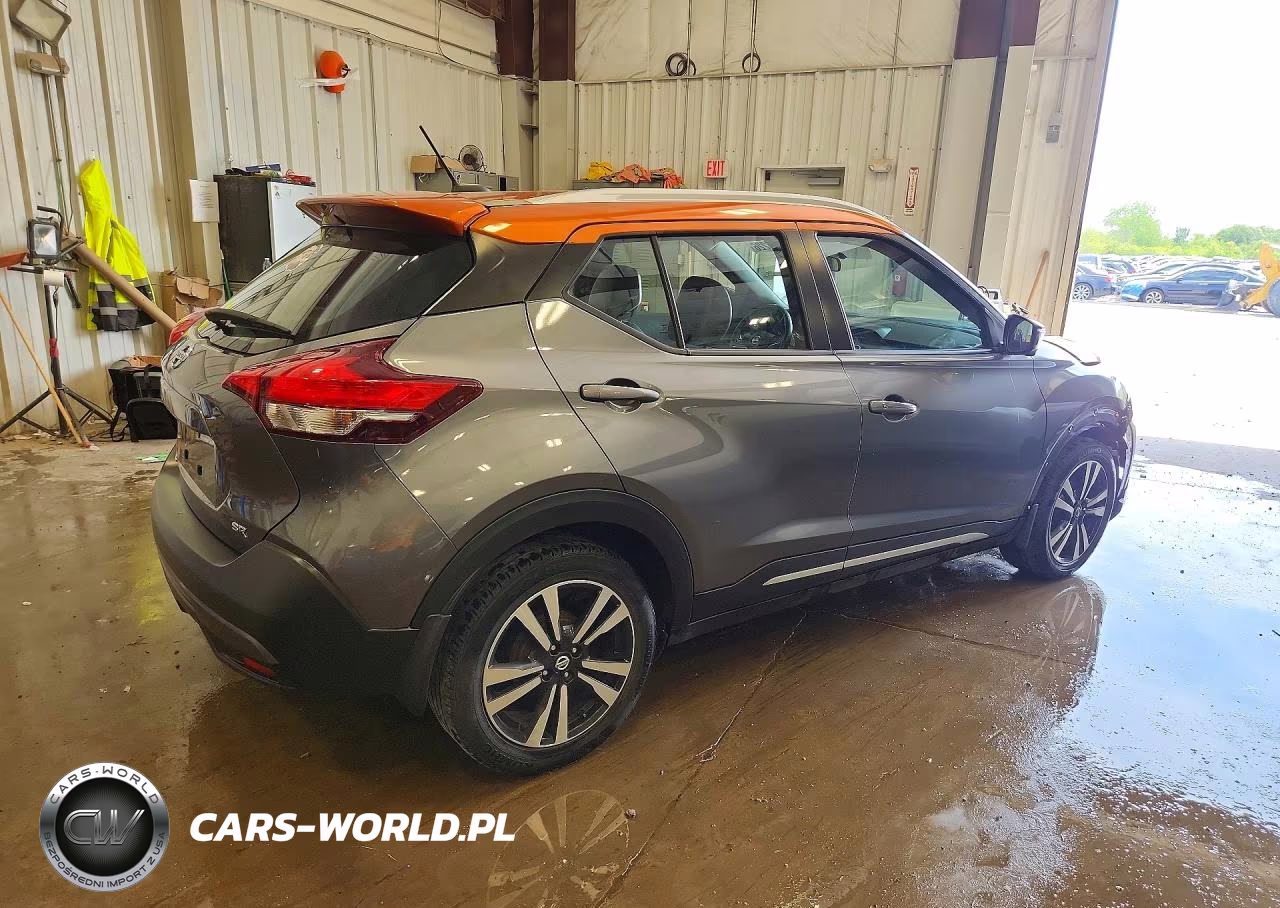 2018 Nissan Kicks Sr VIN:3N1CP5CU7JL526489 - 3