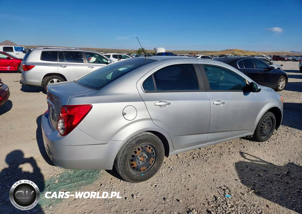 2014 Chevrolet Sonic Ls VIN:1G1JB5SH6E4194525 - 3