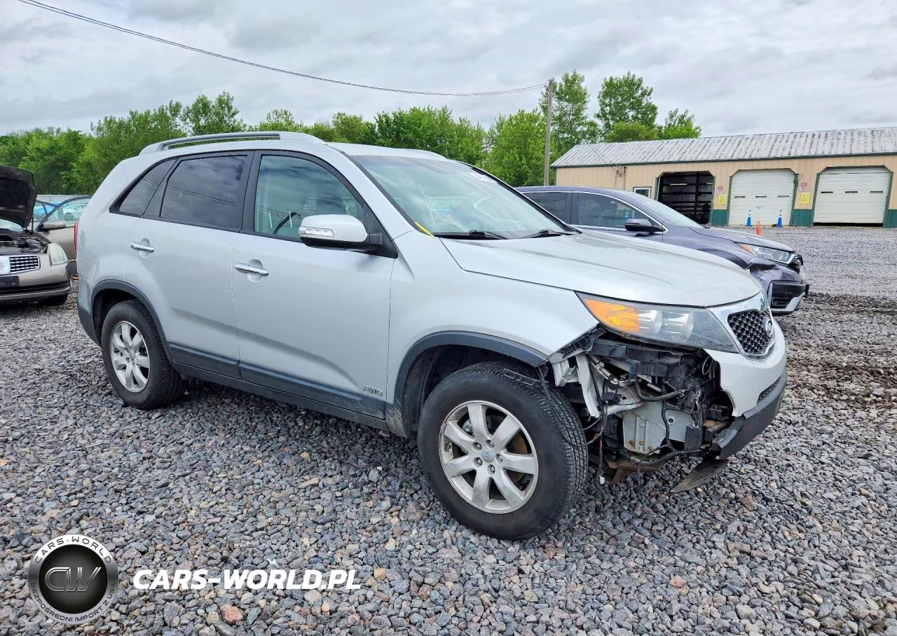 2013 Kia Sorento Lx VIN:5XYKTCA63DG400607 - 4