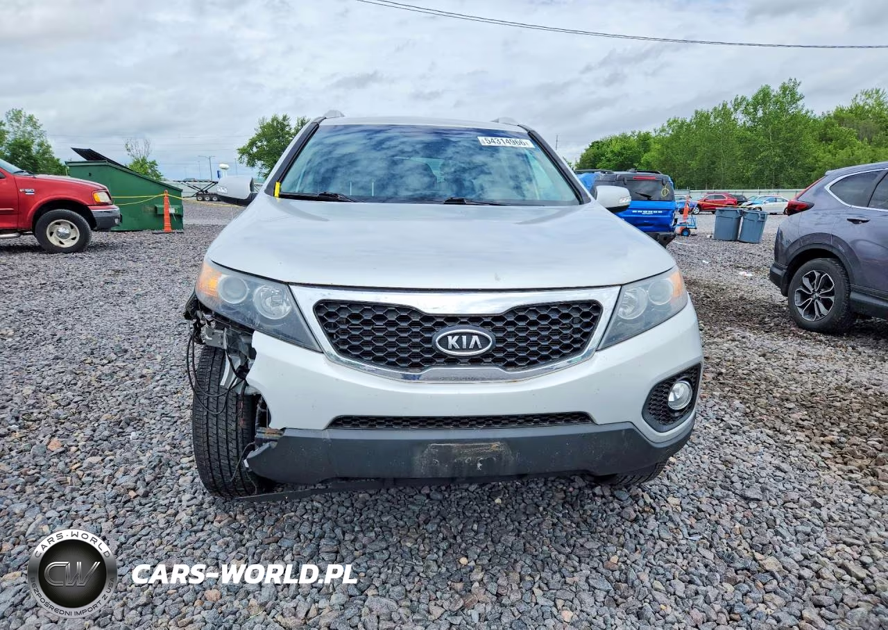 2013 Kia Sorento Lx VIN:5XYKTCA63DG400607 - 5