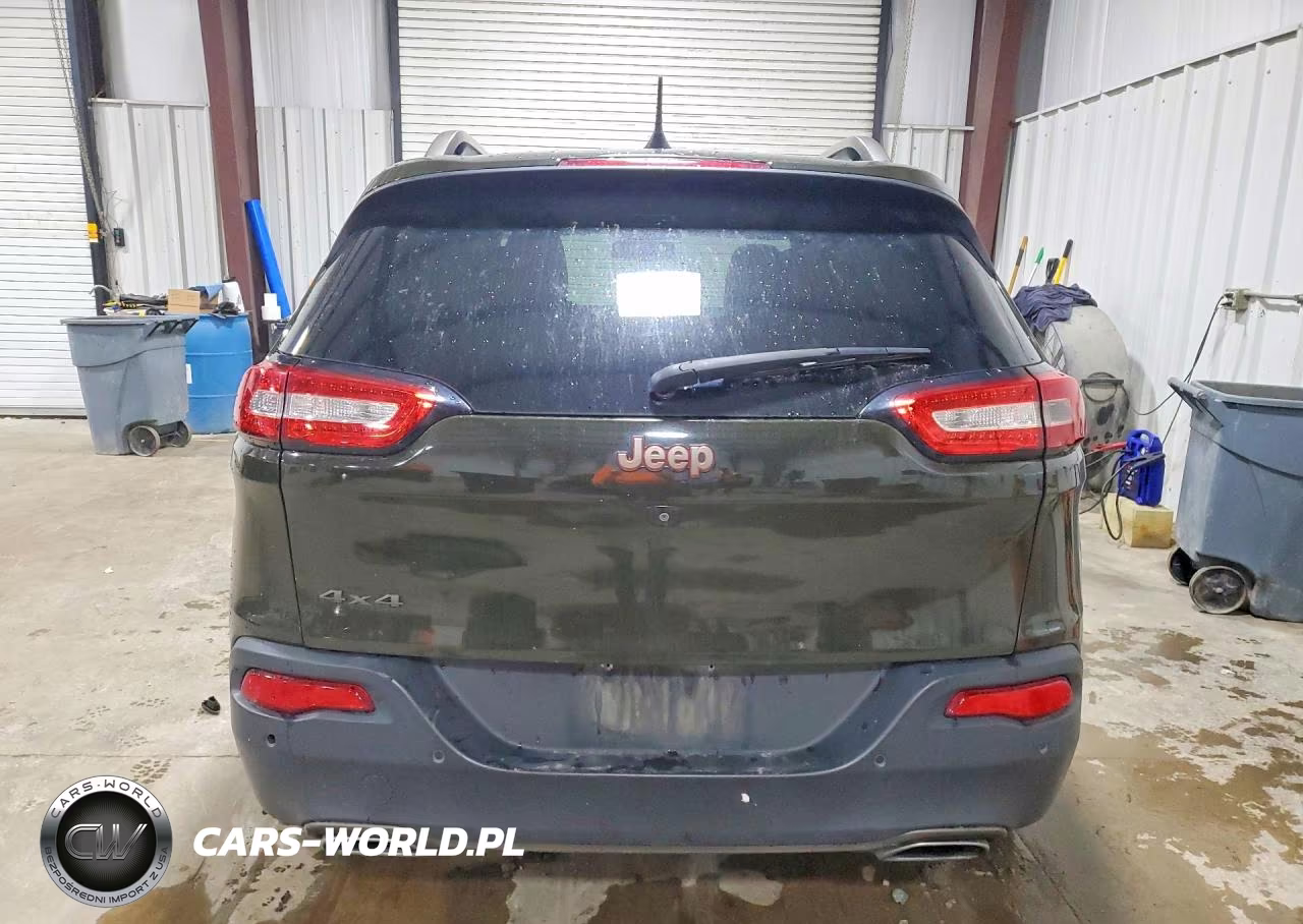 2017 Jeep Cherokee Latitude VIN:1C4PJMCS8HW530449 - 6