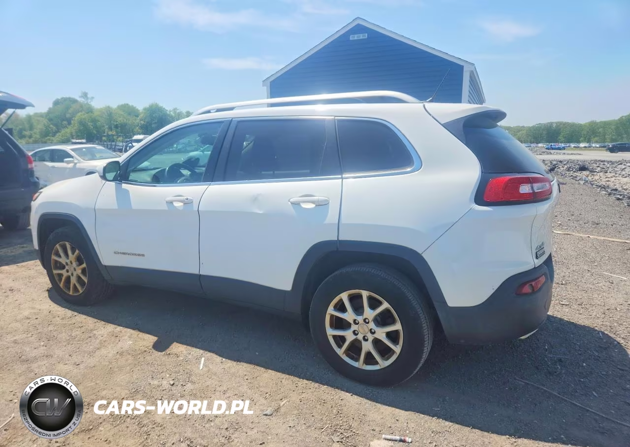 2015 Jeep Cherokee Latitude VIN:1C4PJMCS0FW795556 - 2