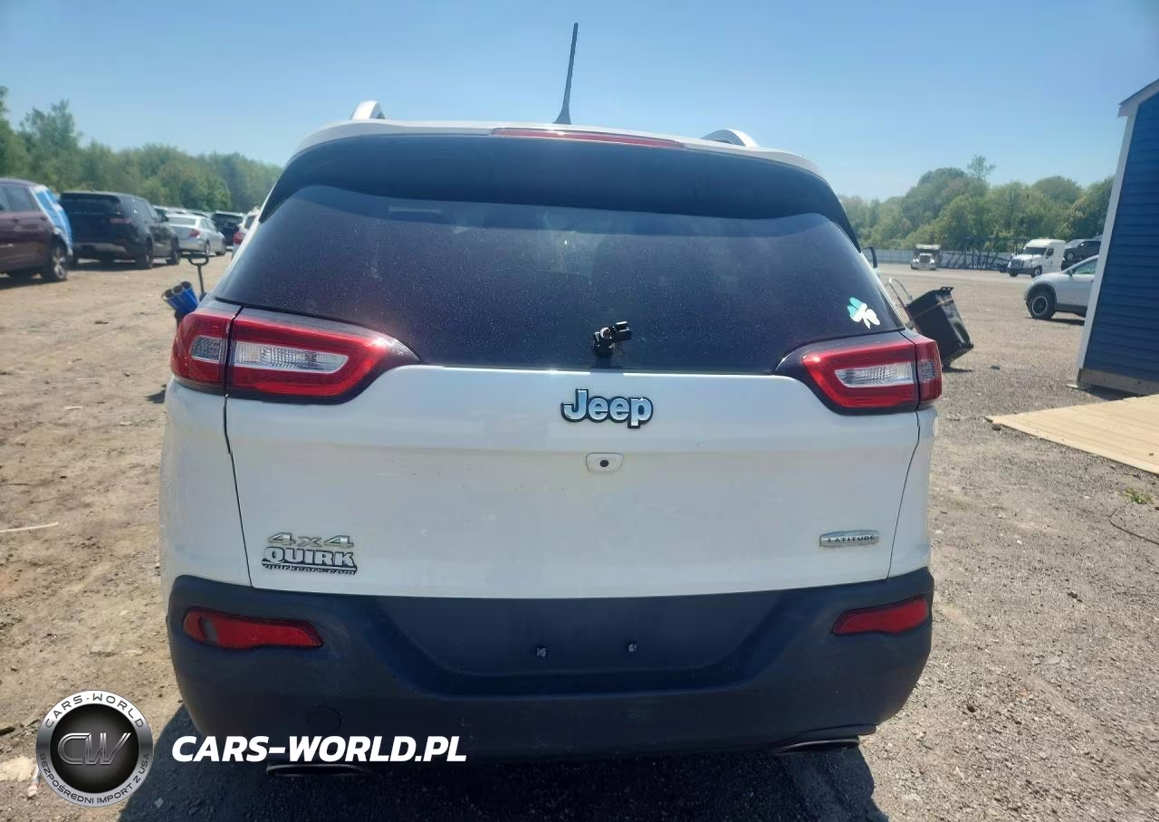 2015 Jeep Cherokee Latitude VIN:1C4PJMCS0FW795556 - 6
