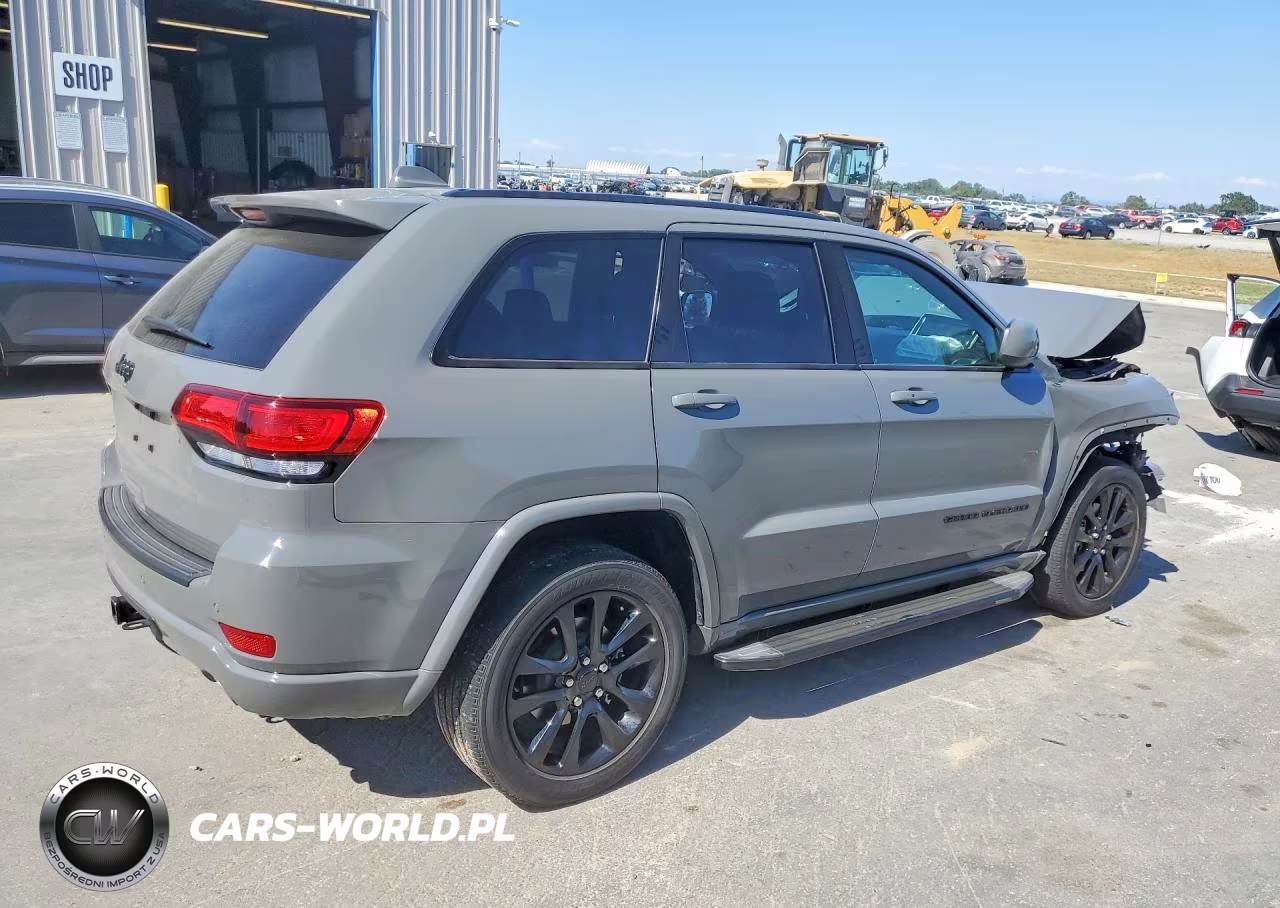 2019 Jeep Grand Cherokee Laredo VIN:1C4RJFAG7KC728600 - 3