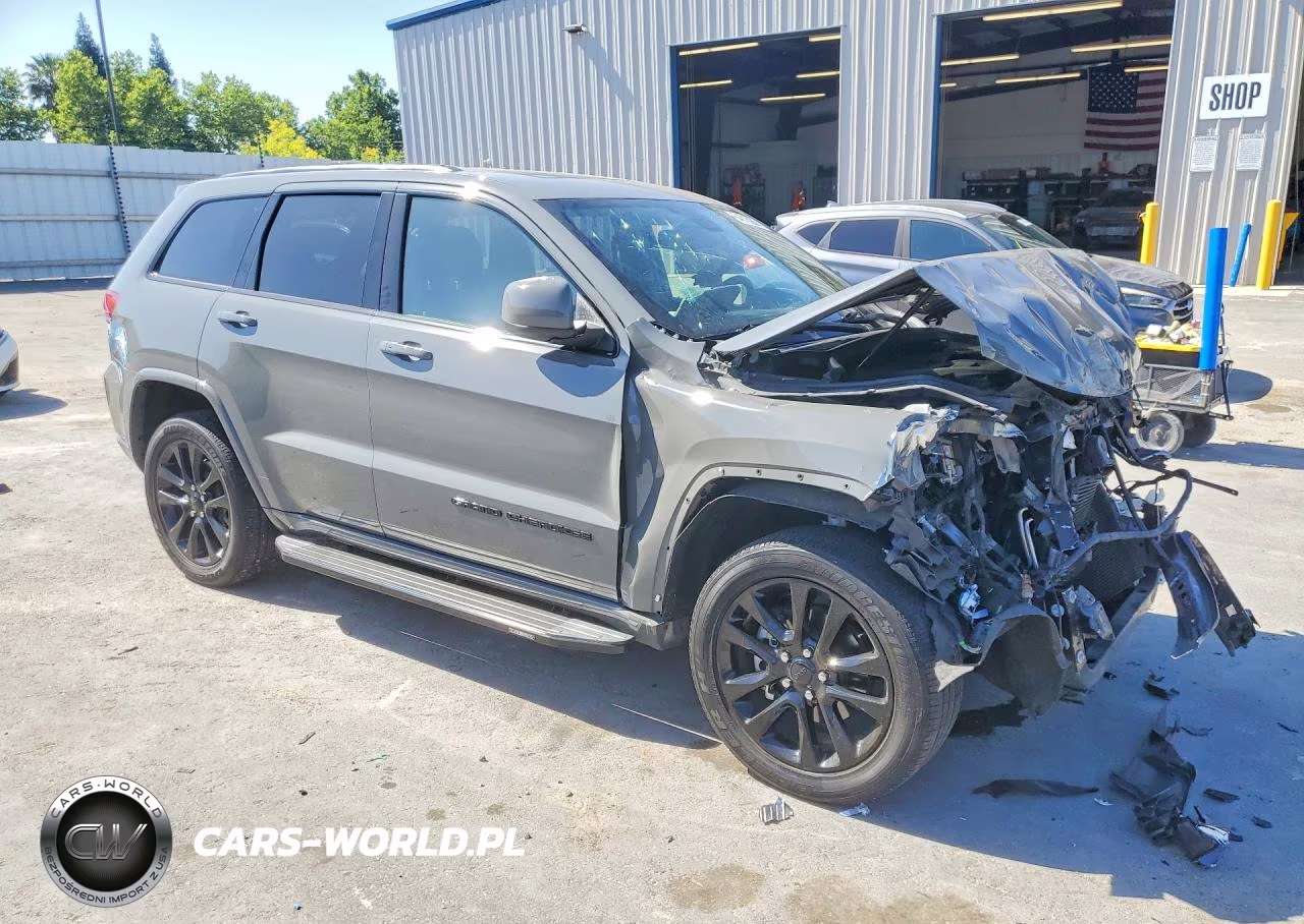 2019 Jeep Grand Cherokee Laredo VIN:1C4RJFAG7KC728600 - 4