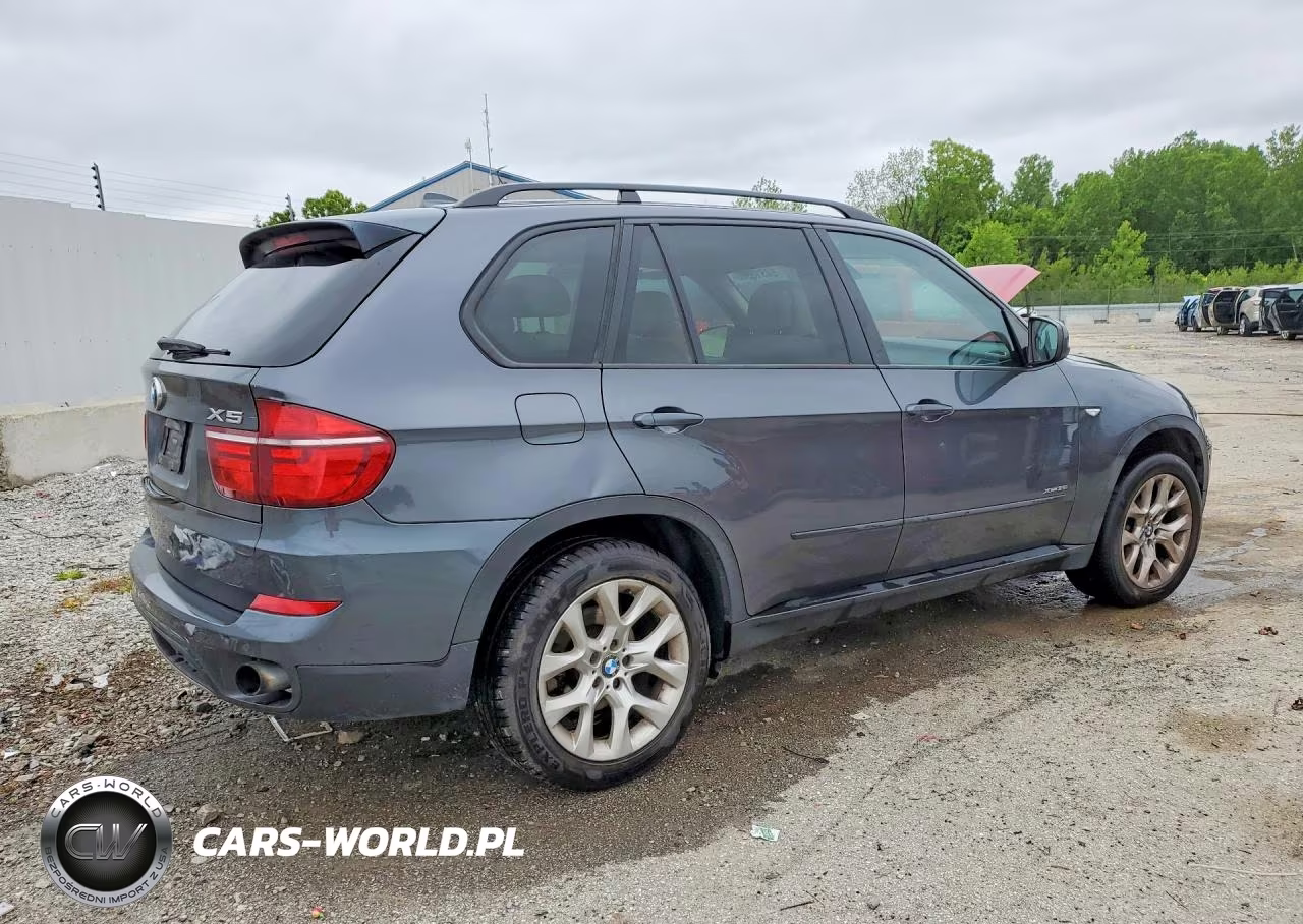 2013 BMW X5 xDrive35I VIN:5UXZV4C58D0B03102 - 3