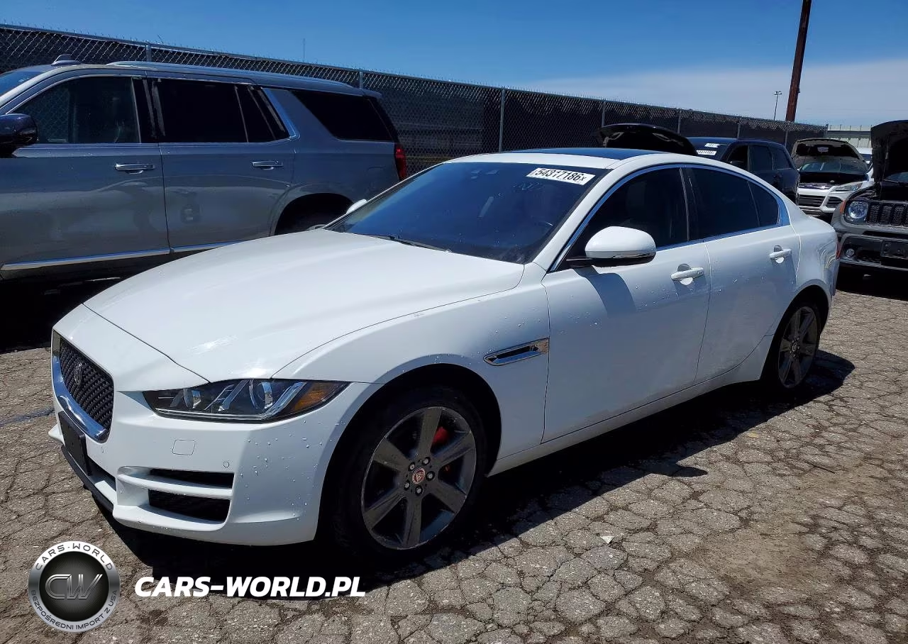2017 Jaguar Xe Prestige