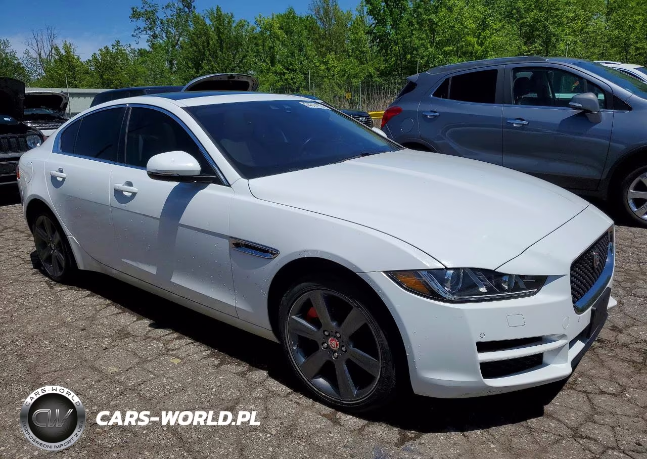 2017 Jaguar Xe Prestige VIN:SAJAK4BN1HA953967 - 4