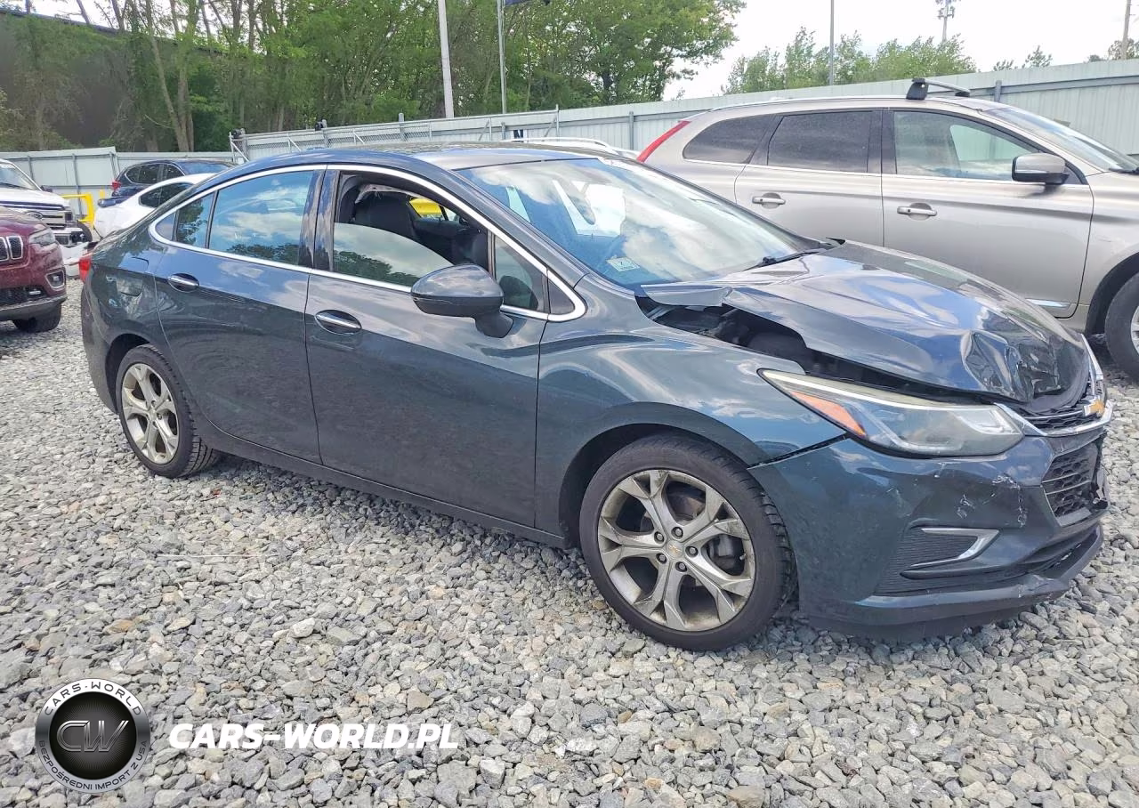 2018 Chevrolet Cruze Premier VIN:1G1BF5SM0J7100279 - 4