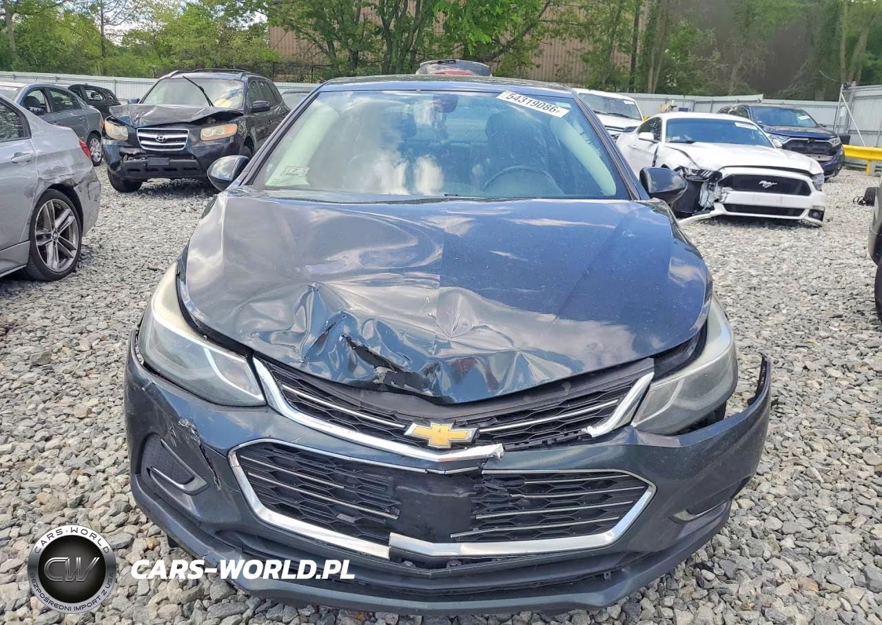 2018 Chevrolet Cruze Premier VIN:1G1BF5SM0J7100279 - 5