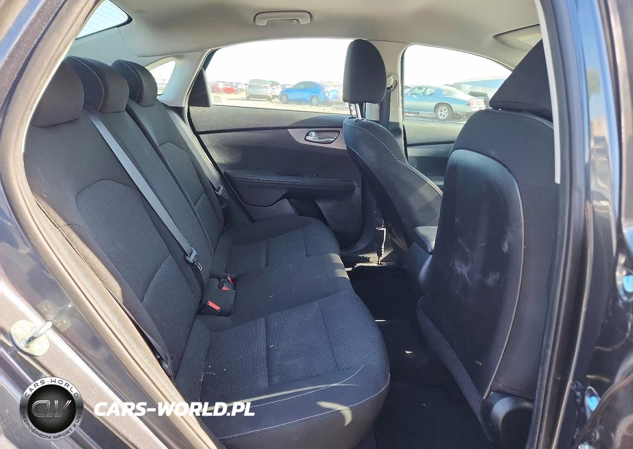 2020 Kia Forte Lxs VIN:3KPF24AD4LE185162 - 10