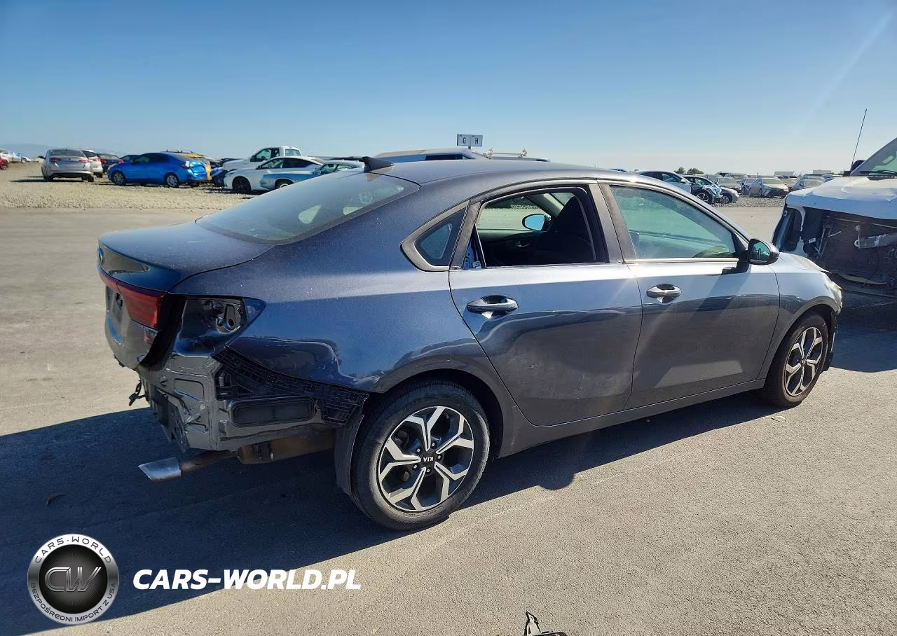 2020 Kia Forte Lxs VIN:3KPF24AD4LE185162 - 3