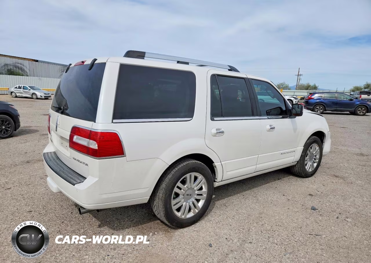 2014 Lincoln Navigator VIN:5LMJJ2H58EEL05830 - 3