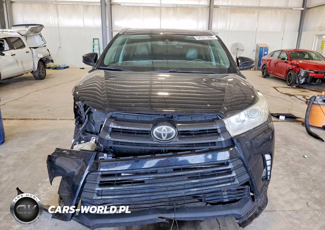 2017 Toyota Highlander Xle VIN:5TDJZRFH9HS394795 - 5