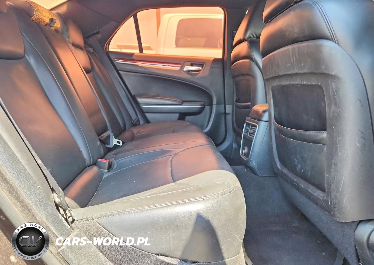 2013 Chrysler 300 VIN:2C3CCAAG6DH703467 - 10