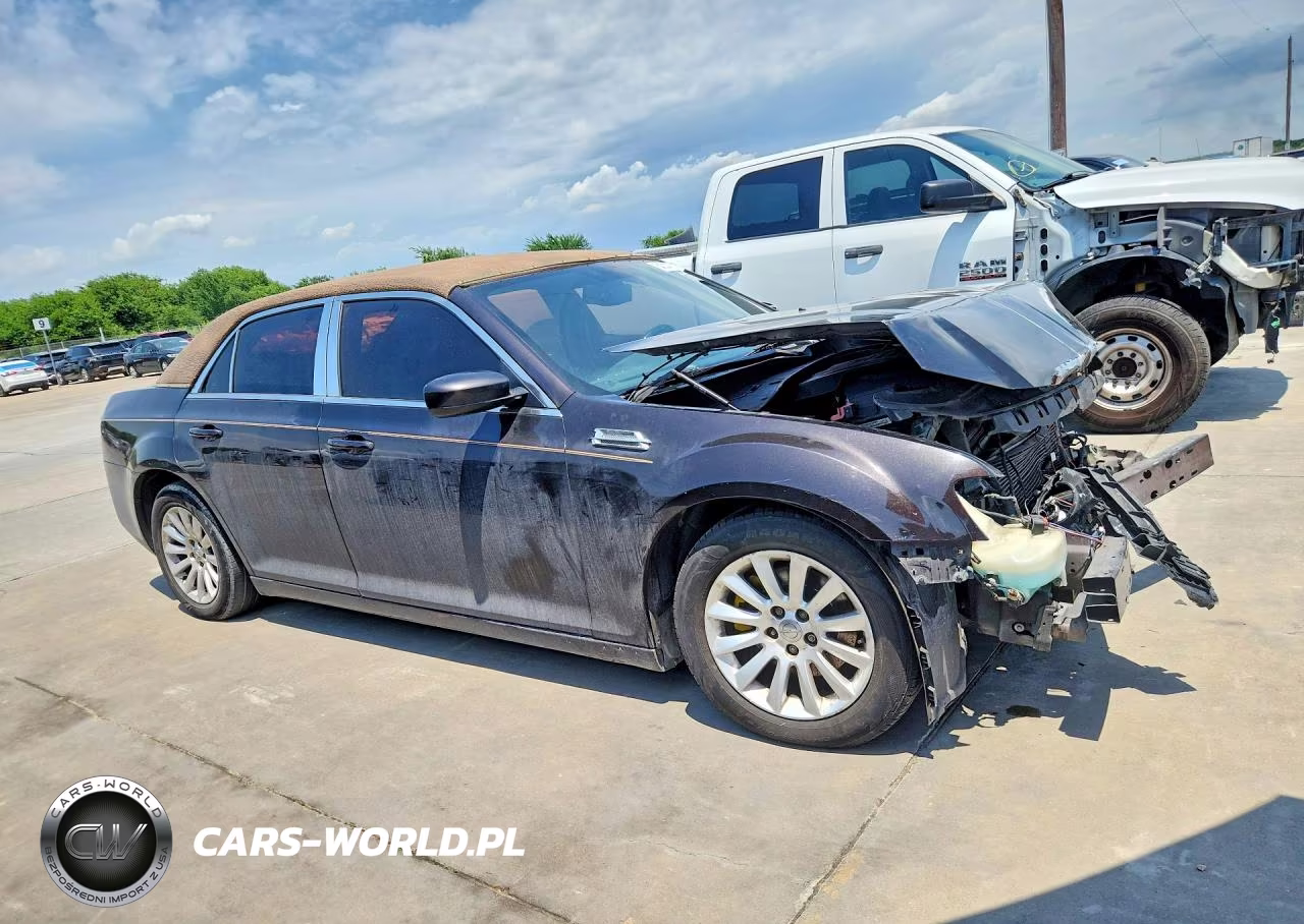 2013 Chrysler 300 VIN:2C3CCAAG6DH703467 - 4