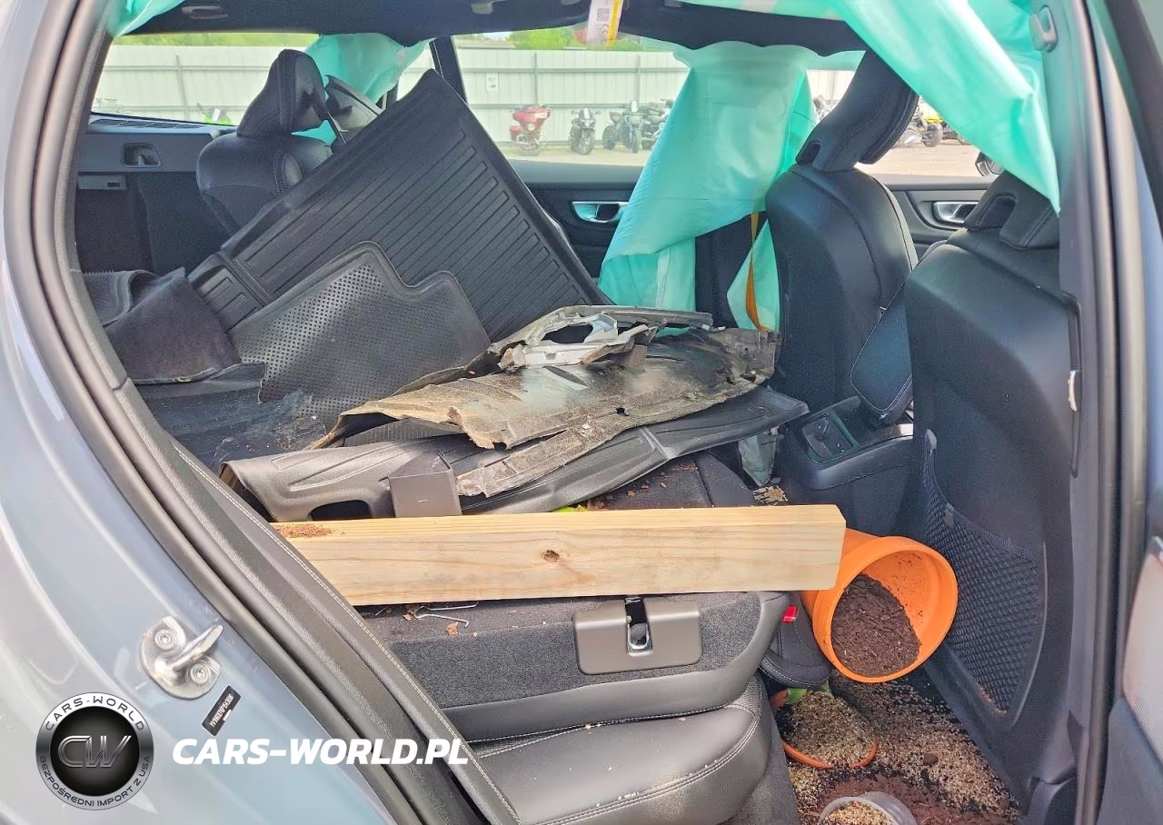 2023 Volvo V60 Polestar Engineered VIN:YV1H60EP6P1543696 - 10
