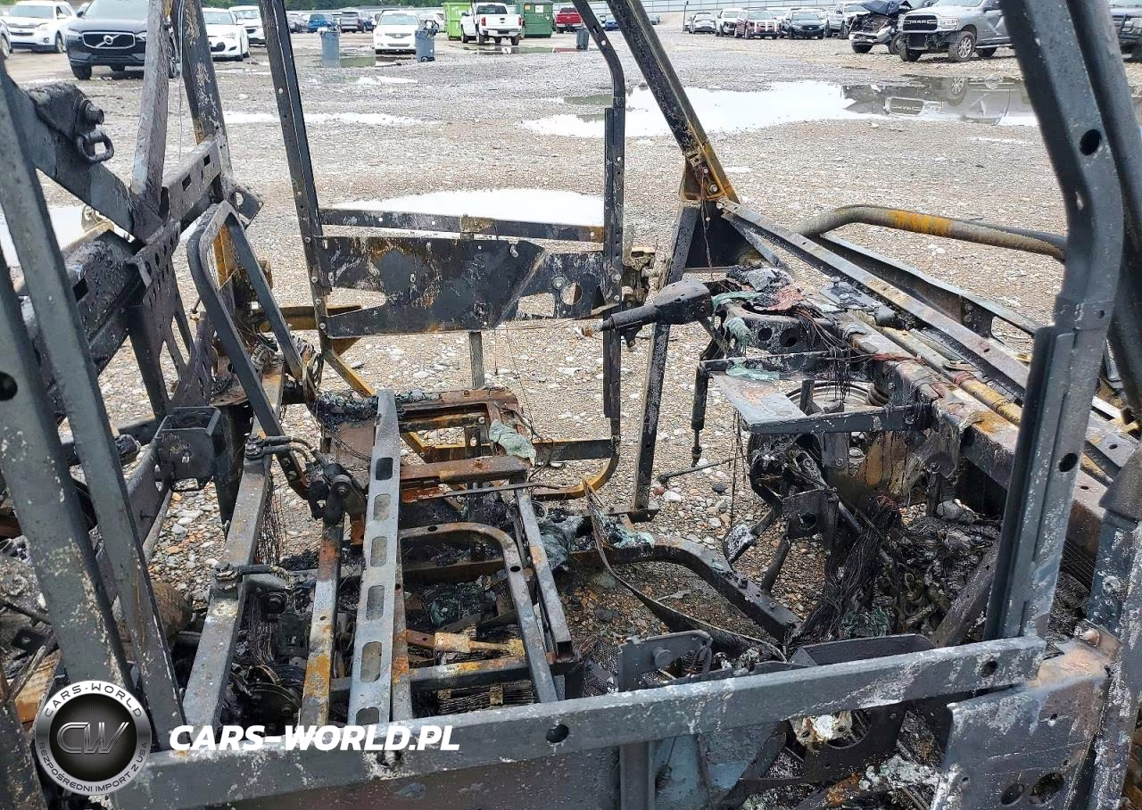 2025 Polaris Ranger Utility Vehicle VIN:4XARRU99XS8757070 - 6