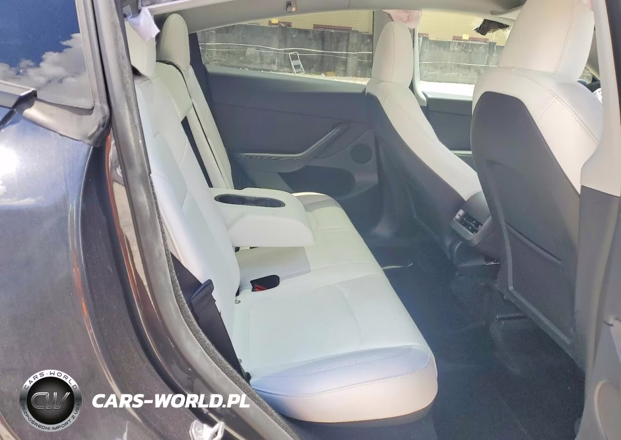 2024 Tesla Model Y VIN:7SAYGDED1RF034256 - 10