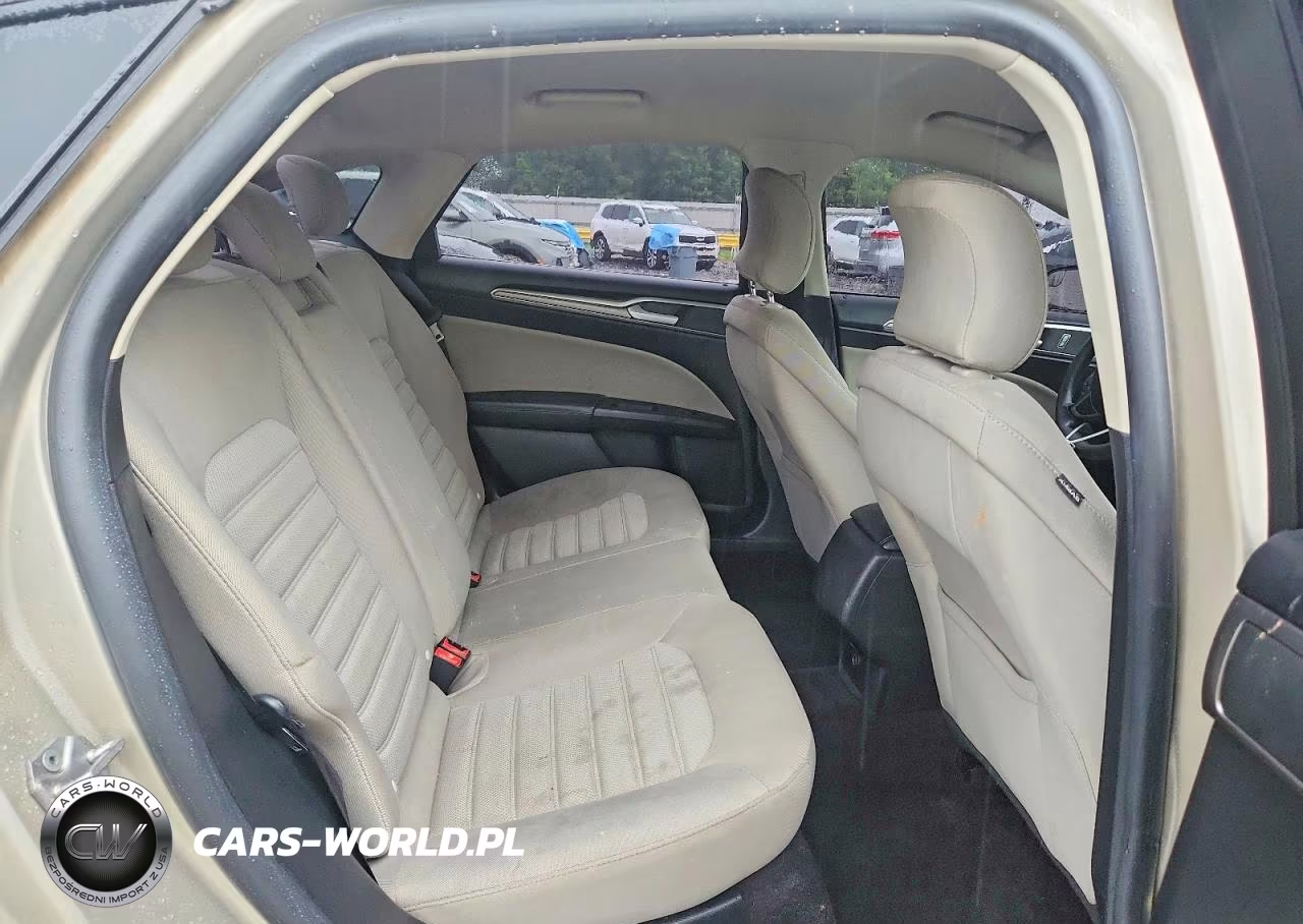 2018 Ford Fusion S VIN:3FA6P0G74JR261504 - 10