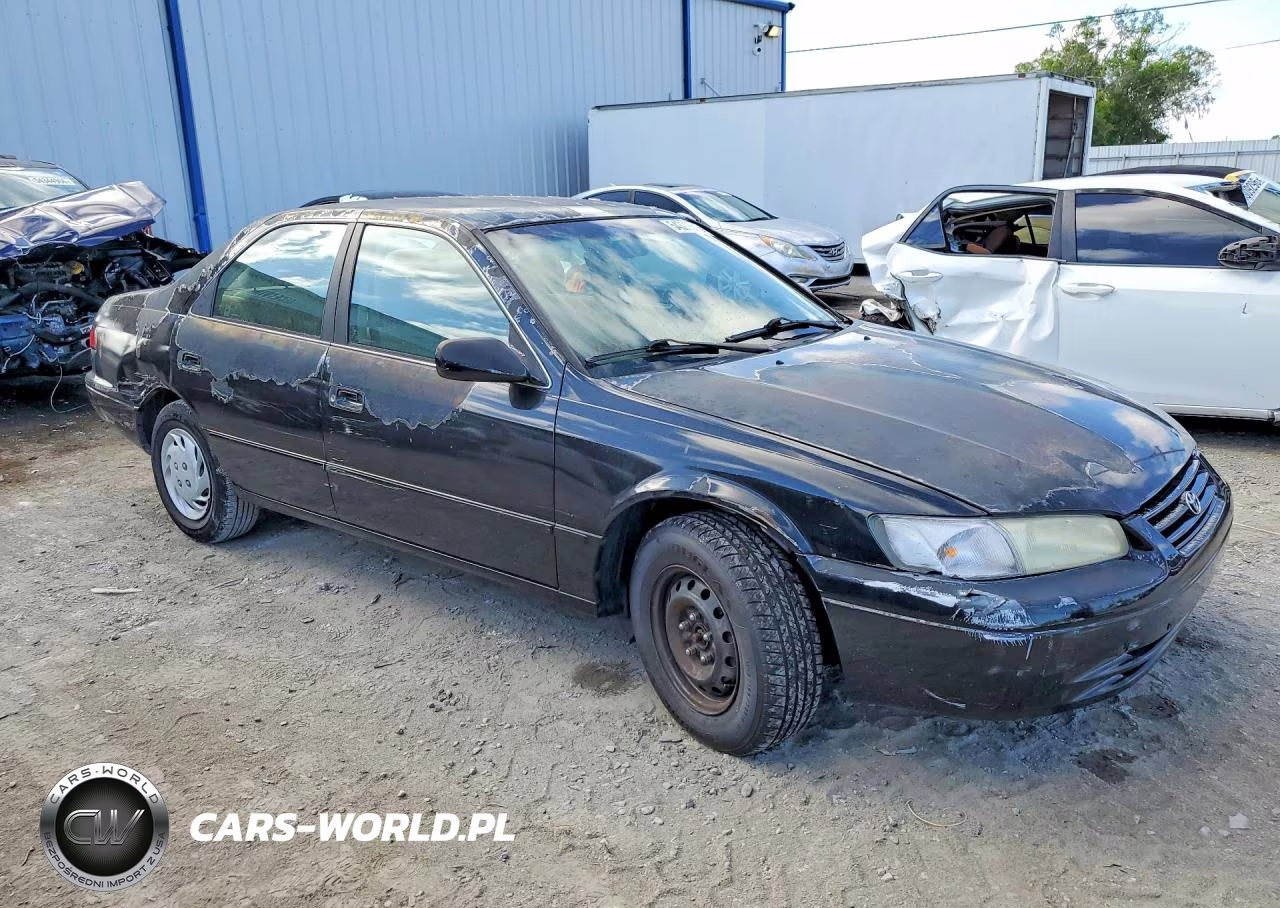 1999 Toyota Camry Le VIN:4T1BG28K8XU584491 - 4