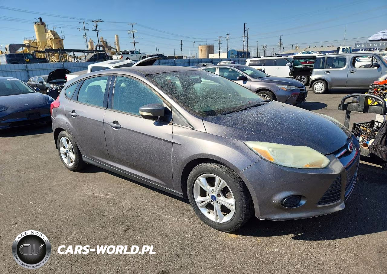 2013 Ford Focus Se VIN:1FADP3K25DL237297 - 4