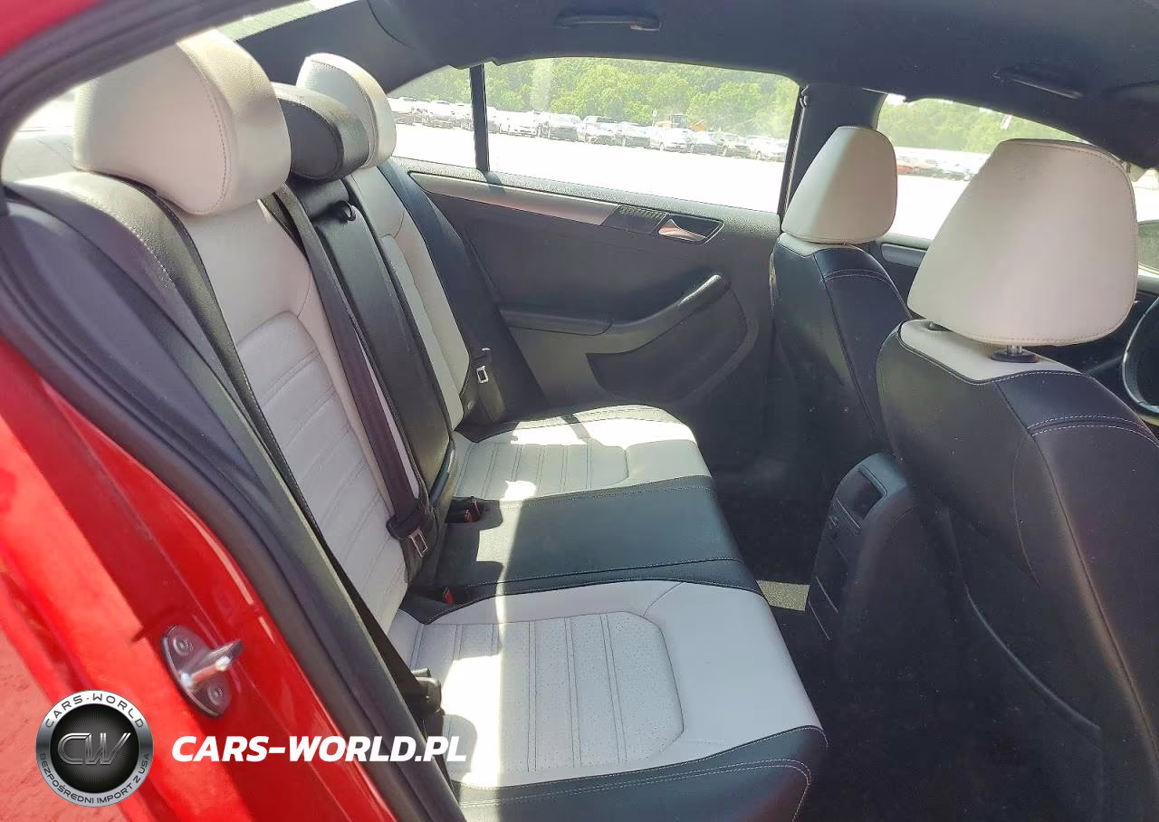 2016 Volkswagen Jetta Sport VIN:3VWD17AJ2GM287831 - 10