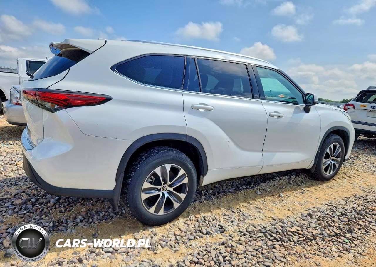 2020 Toyota Highlander Xle VIN:5TDGZRBH0LS518056 - 3