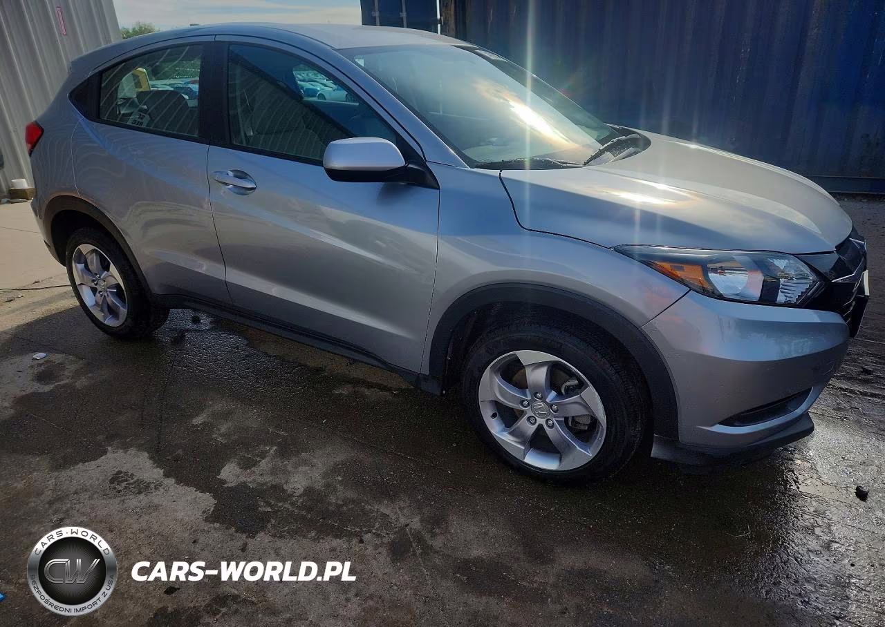 2018 Honda Hr-V Lx VIN:3CZRU6H31JG713123 - 4