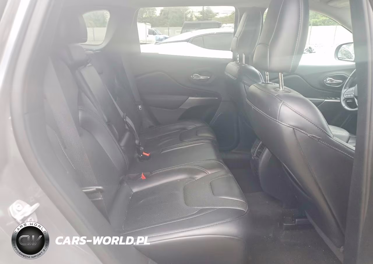 2020 Jeep Cherokee Latitude Plus VIN:1C4PJMLX5LD631030 - 11