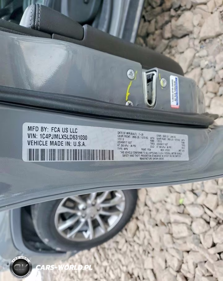 2020 Jeep Cherokee Latitude Plus VIN:1C4PJMLX5LD631030 - 13
