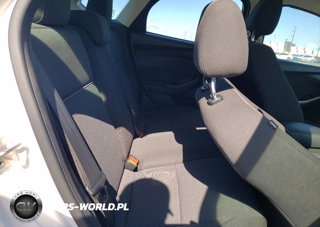 2012 Ford Focus VIN:1FAHP3M22CL257679 - 10