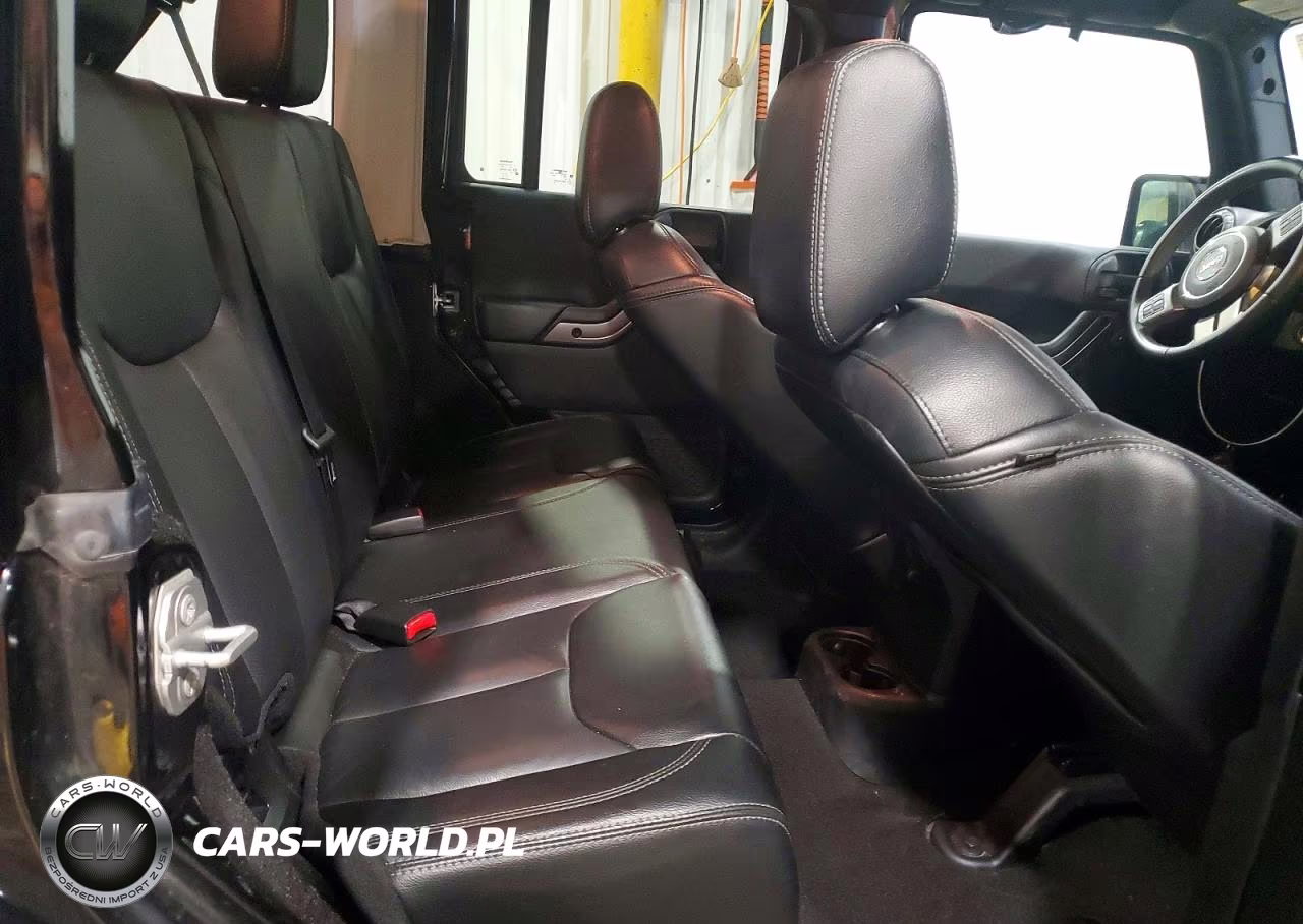 2018 Jeep Wrangler Unlimited Sahara VIN:1C4HJWEG8JL821422 - 11